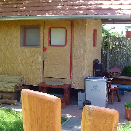 Prázdninový dům Karavan Štúrovo